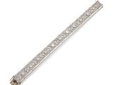 une broche Art déco en forme de barre sertie de diamants