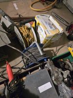 Lot de quincaillerie, 2 enrouleurs, pièces placo, lapidaire … (photo 4)