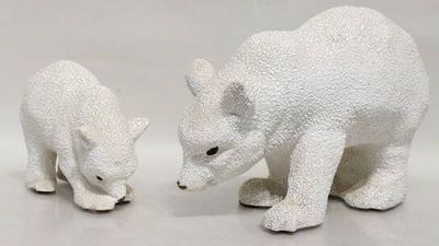 Maman ours et son ourson Réunion de deux sujets en faïence à…