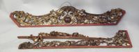Encadrement de lit en bois sculpté, peint et doré à décor de…