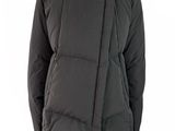 une photo d'une veste noire sur un mannequin, un mannequin, un mannequin, un mannequin, un mannequin, un mannequin, un mannequin, un mannequin