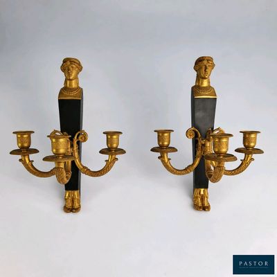 paire de candélabres anciens en laiton et marbre noir