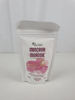 un sac de nourriture posé sur une table