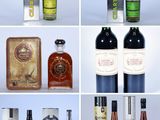 de nombreux types de bouteilles d'alcool et autres bouteilles exposées