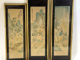 trois tableaux asiatiques encadrés représentant des oiseaux et des fleurs, accrochés à un mur blanc