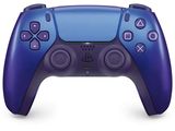 gros plan d'une manette de jeu sur fond blanc