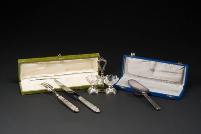 Lot composé de couverts à gigot, les manches en argent fourr… - Photo 1