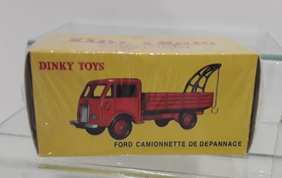 DINKY TOYS ford camionette