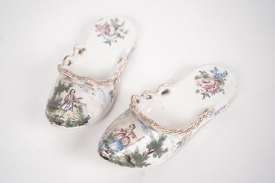 a pair of shoes that are sitting on top of a table