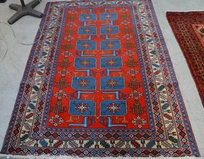 deux tapis posés côte à côte sur le sol