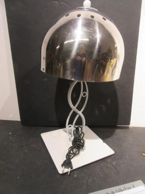 58.55 - LAMPE AVEC ABAT JOUR EN METAL CHROME - Hauteur 50.