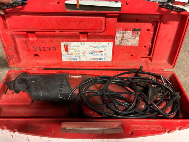 HILTI WSR 1200 PE - Scie sabre filaire. Démarre. Visite-le Lundi ...