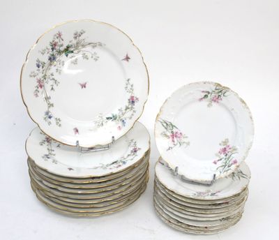 Services à gâteau en porcelaine de Limoges — Élégance française - Photo 1