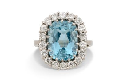 Bague “Pompadour” Aigue-marine taille coussin et diamants ta…