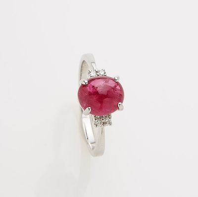 Bague en or blanc 750°/.(18K) 3g45 ornée d'un Rubis Traité t…