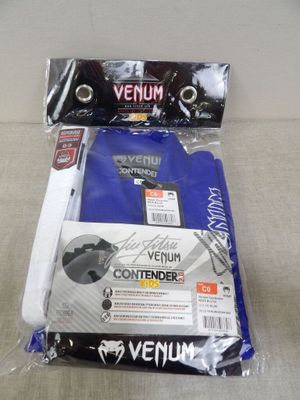 deux lots de t-shirts à manches longues Venumi pour homme et une paire de t-shirts à manches longues Venumi pour homme