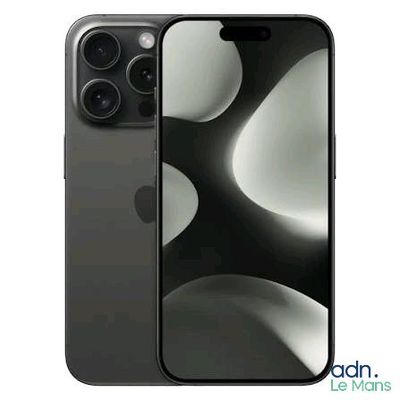 un gros plan d'un iPhone 11 avec un appareil photo à l'arrière
