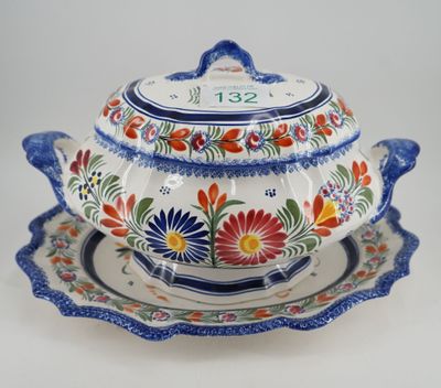 an image of a tureeny dish with a lid