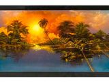 un tableau représentant un coucher de soleil avec des palmiers et un plan d'eau