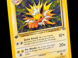 gros plan d'une carte pokemon sur fond noir