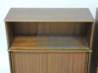Paire de vitrines basses en bois exotique, ouvrant par deux … (photo 3)