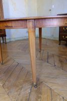 Table de salle à manger de forme ovale en acajou reposant su… (photo 6)
