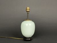 Lampe en porcelaine céladon.