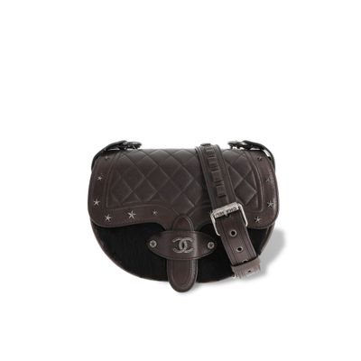 sac à bandoulière Chanel en cuir matelassé marron