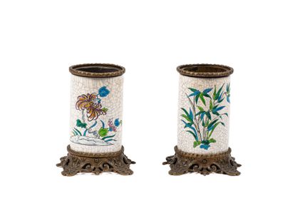 paire de vases chinois ornés de fleurs et d'oiseaux