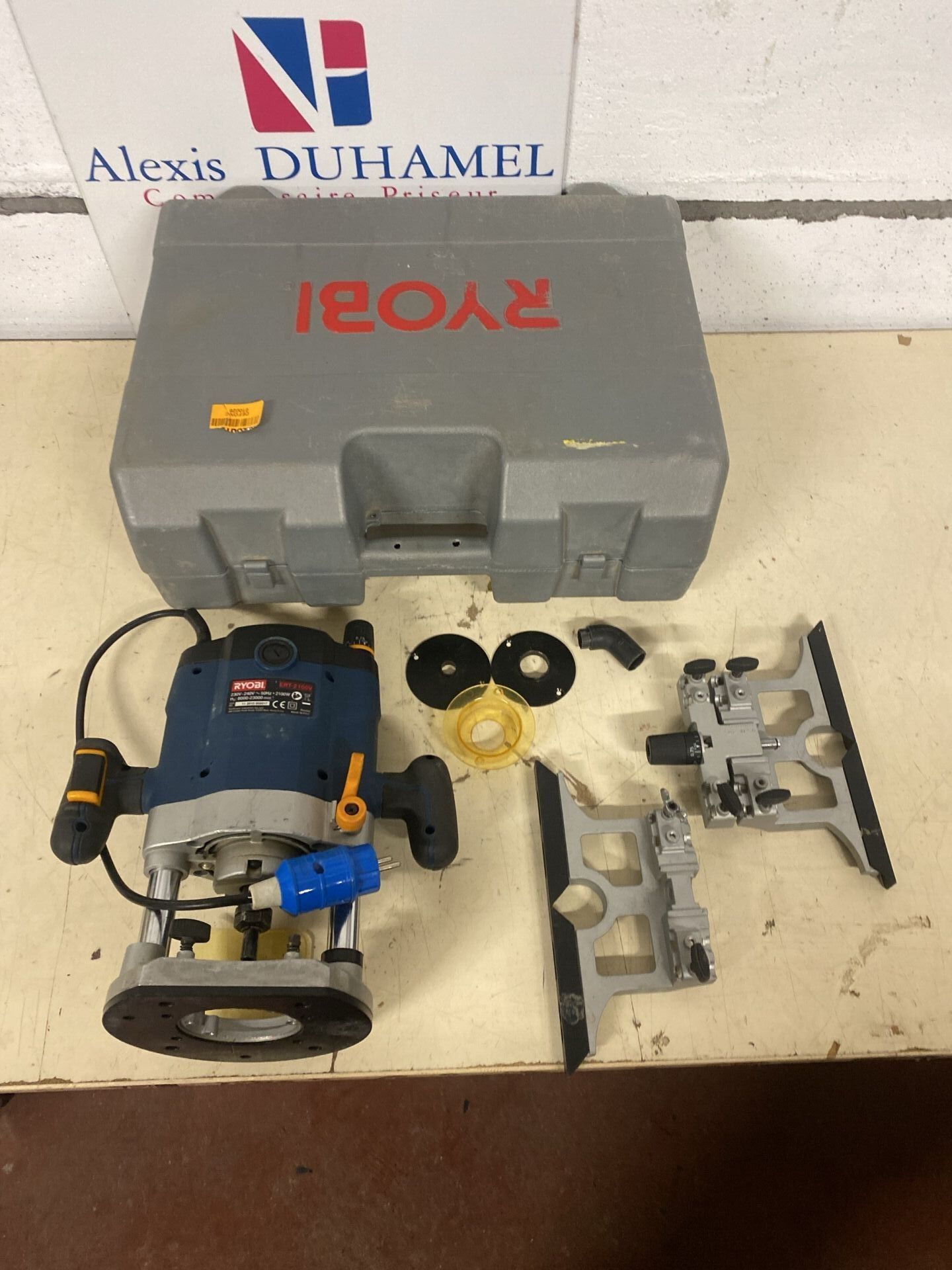 Défonceuse à bois RYOBI type ERT-2100V