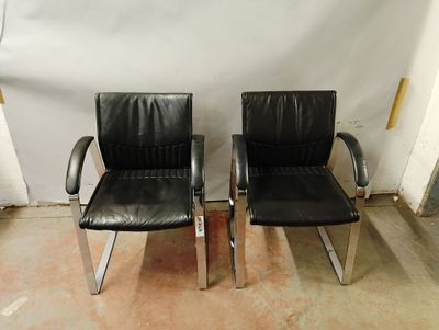 Lot de deux chaises en cuir noir TALIN