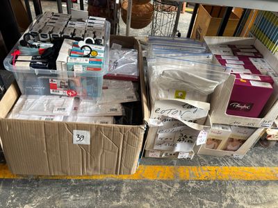 Important lot de sous vêtements pour homme et femme dont SLOGGI LEMAHI - Photo 1