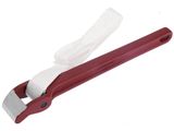 un gros plan d'un coupe-tube rouge sur fond blanc