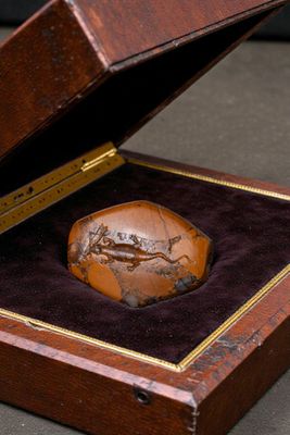 Intaille EN Pierre BRÈChe Minoenne D'UN LÉZard Mangeant Une …