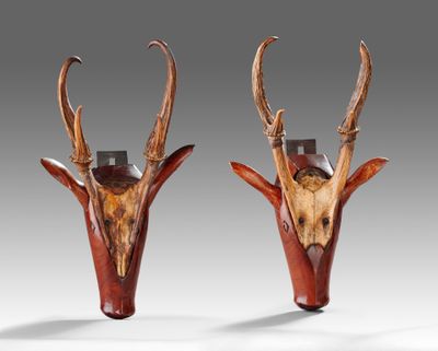 paire d'appliques murales en forme de tête d'antilope
