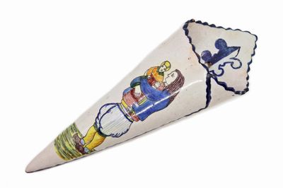 MALICORNE - POUPLARD-BEATRIX Bouquetière d'applique en faïen…
