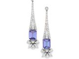 une paire de boucles d'oreilles en tanzanite et diamant