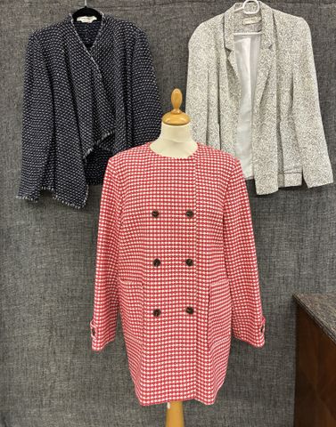 Lot comprenant une veste manteau JODHPUA (taille 44), veste en la...