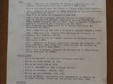une image représentant une feuille de papier posée sur une table