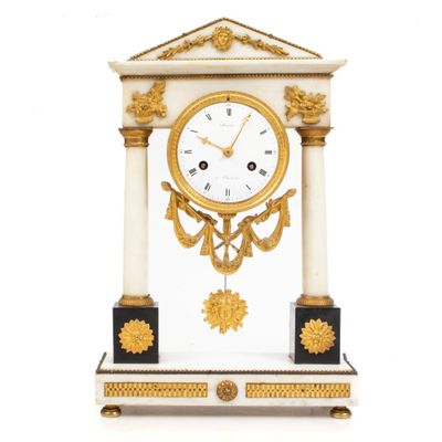 MULETTE à Charleroi Pendule portique Louis XVI