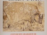 une photo d'une affiche dédicacée représentant un rhinocéros dans le désert