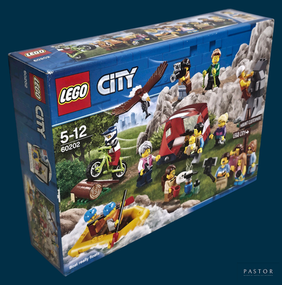 une boîte contenant un ensemble Lego City