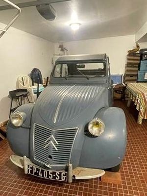 Véhicule CITROEN , type 2 CV ; année 1959 - immat FP 405 SG …