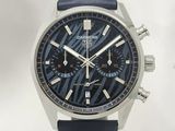 une image d'une montre en gros plan sur fond blanc