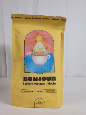 un paquet de café posé sur une table