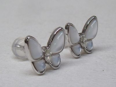 Paire de boutons d'oreilles « papillons » en or blanc 18K, s…