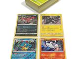 Coffret du jeu de cartes à collectionner Pokémon comprenant des cartes et une boîte de cartes