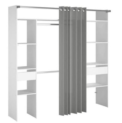 une photo d'une armoire blanche avec une porte coulissante