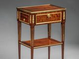 une superbe table de chevet incrustée de l'époque de Louis II