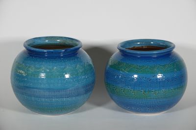 2 VASES boules formant paire en céramique émaillée bleu nuan…